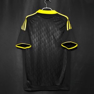 Liverpool 2010-11 Tercera camiseta