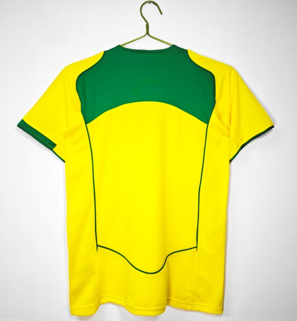 Brasil 2004 Camiseta local