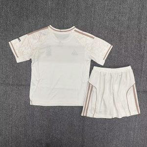 niños Nottingham Forest 2025-26 Visitante Kit