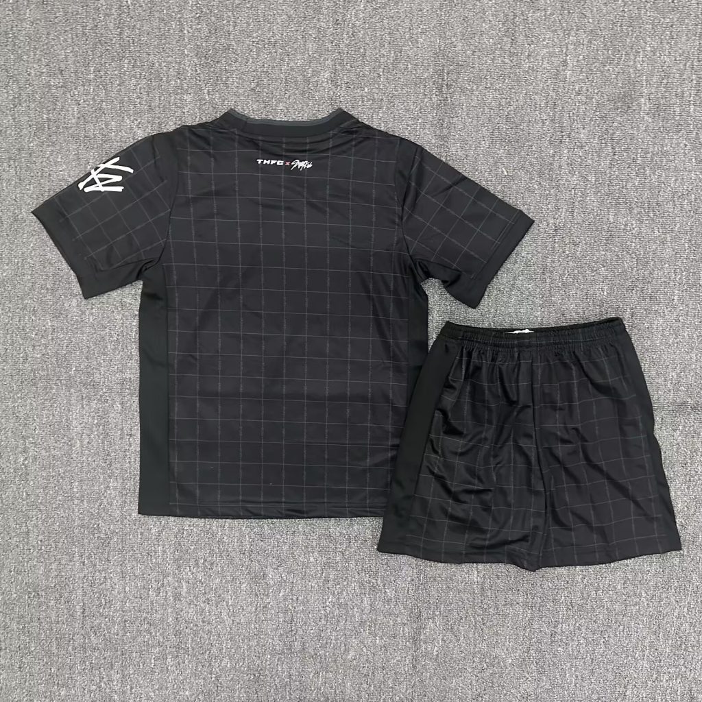 niños Tottenham Hotspur 2025-26 Special Edition Kit