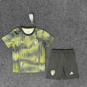 niños Leeds United 2025-26 Entrenamiento Kit