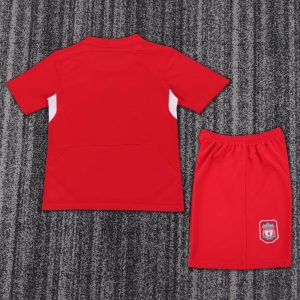 niños Liverpool 2004-05 Local Kit