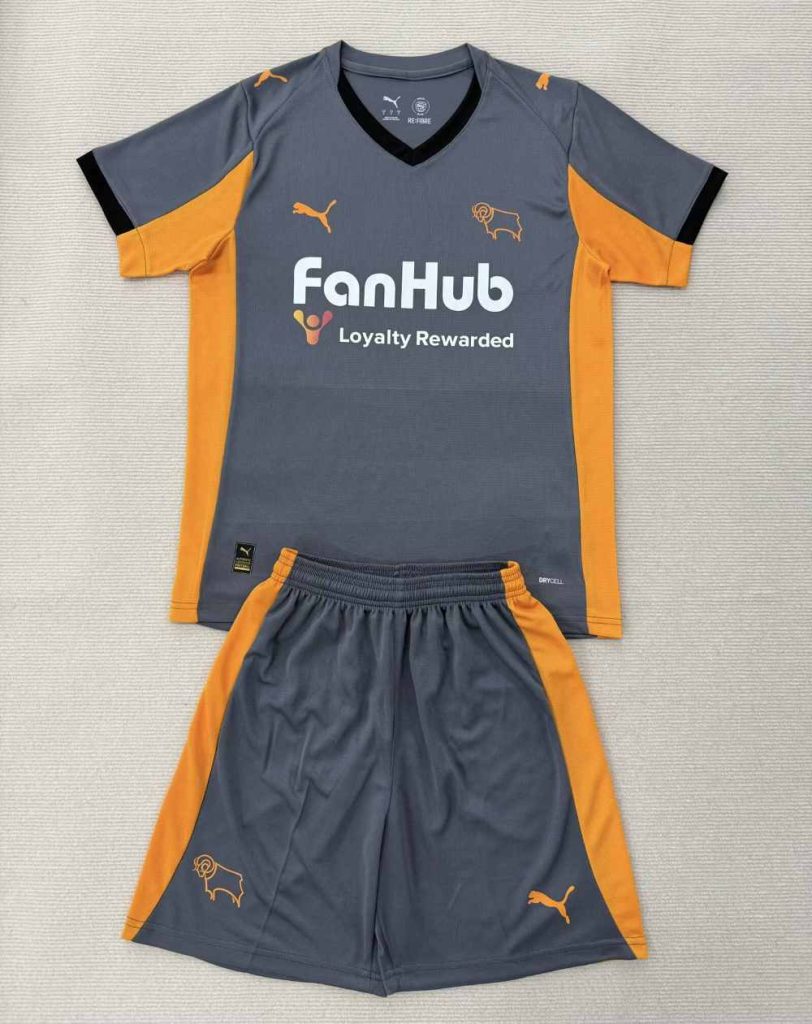 niños Derby County 2025-26 Visitante Kit