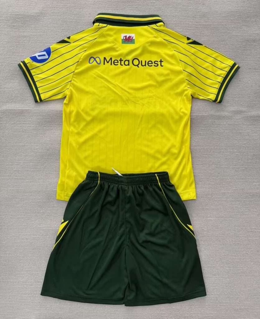 niños Wrexham 2025-26 Visitante Kit
