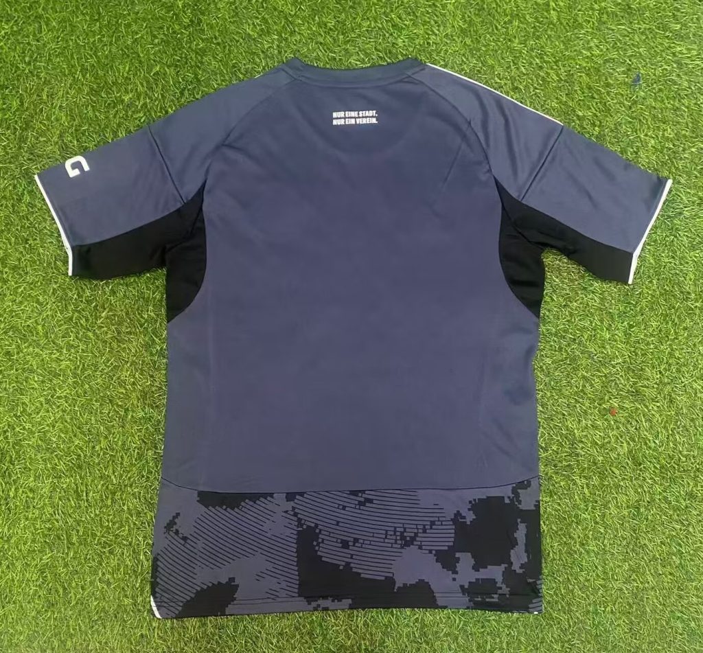 Frankfurt 2025-26 Tercera camiseta