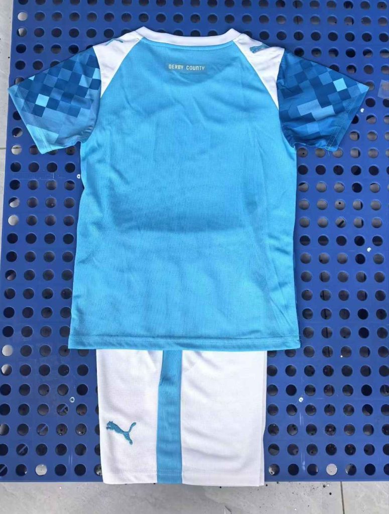 niños Derby County 2025-26 Tercera Kit