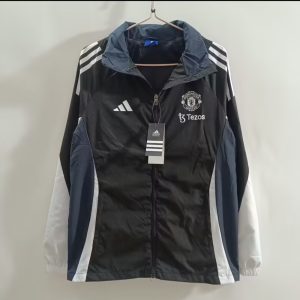Manchester United 2025-26 Cortavientos with Hat