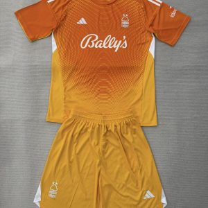niños Nottingham Forest 2025-26 Portero Kit