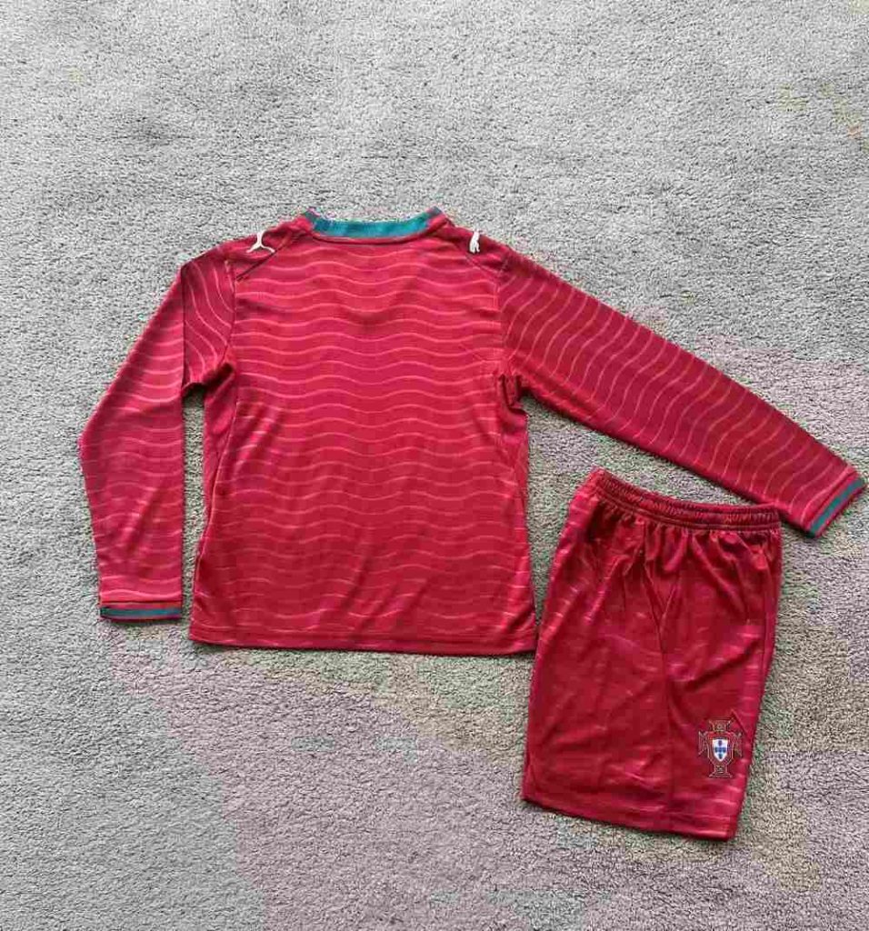 niños Portugal 2025-26 FIFA World Cup Local Long Sleeve Kit